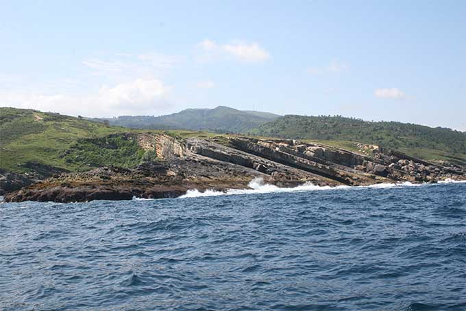 Punta Biosnar, al fondo el Jaizkibel Punta Biosnar, al fondo el Jaizkibel