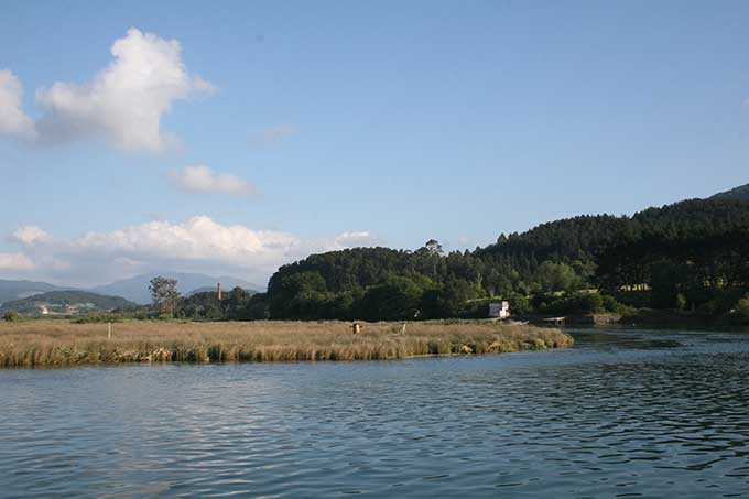 Comienzo del canal que nos llevará a Gernika Comienzo del canal que nos llevará a Gernika
