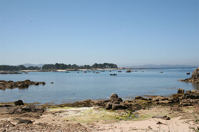 Sur de la Isla de Arousa. Porto das Mujeres. Ensenada de Brava. Espacio natural de O Carreirón Sur de la Isla de Arousa. Porto das Mujeres. Ensenada de Brava. Espacio natural de O Carreirón