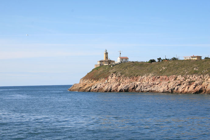 Faro de Aviles e inicio de balizamiento Faro de Aviles e inicio de balizamiento