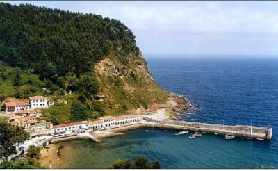 Tazones. Puerto pesquero. Fondeo y visita Tazones. Puerto pesquero. Fondeo y visita