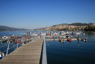 Puerto de Cesantes. Pesquero y deportivo. Redondela. Ría de Vigo Puerto de Cesantes. Pesquero y deportivo. Redondela. Ría de Vigo