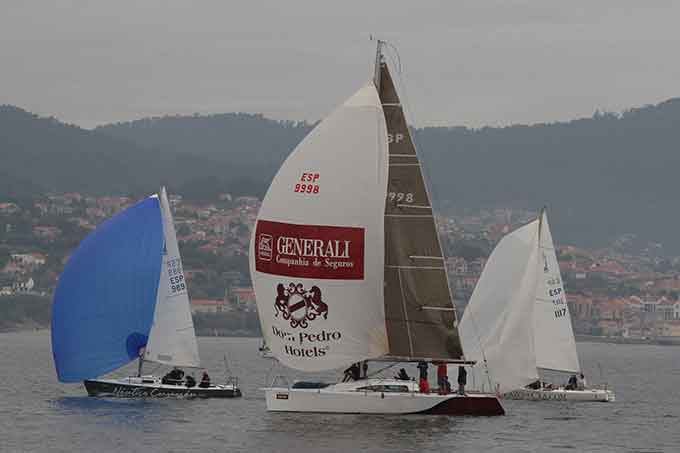 2015-10-03-DON-PEDRO-CON-NAUTICO-CORMORAN-Y-PAZO-DE-CEA-EN-LA-RIA-DE-VIGO