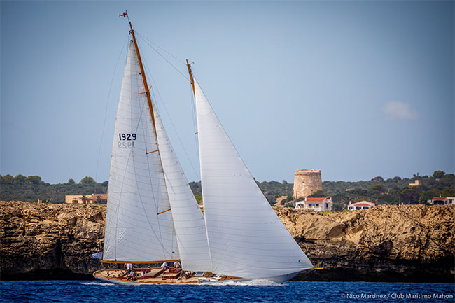 El Viveka, construido en 1929 para J.P. Morgan, vencedor en Big Boats.