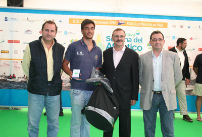 FCO-CAAMAÑO-DE-IBERDROLA,-TIAGO-MORAIS-ORO-EN-LASER-STANDARD,-XABIER-ALONSO-CONCELLEIRO-DE-DEPORTES-Y-JORGE-SANTOS-DE-CAIXANOVA