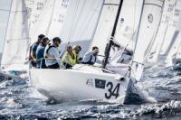 El estadounidense “Yonder” resiste al frente del Sandberg Estates J/70 Worlds