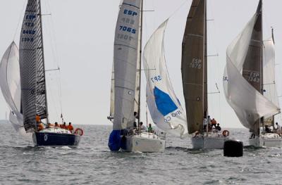 El barco ‘Viking V’ se adjudica la ‘I Regata Protelec’ en la bahia de Cadiz El barco ‘Viking V’ se adjudica la ‘I Regata Protelec’ en la bahia de Cadiz