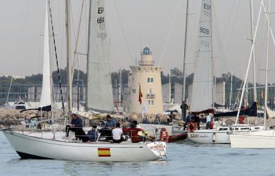 El Sirius V, de la Armada Española, continúa como líder merced a la ayuda de Eolo El Sirius V, de la Armada Española, continúa como líder merced a la ayuda de Eolo