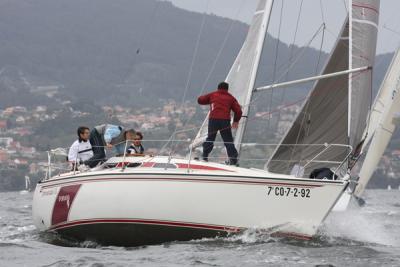 Regata muy reñida en aguas de Vigo destacando la victoria global del “Arroutado II” en cruceros ORC y del “Carpantxo” en Platú 25 Regata muy reñida en aguas de Vigo destacando la victoria global del “Arroutado II” en cruceros ORC y del “Carpantxo” en Platú 25