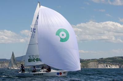 ‘Uso Zuria’, ‘As de Guía VII’ y ‘Biobizz’, primeros líderes de 2016 en el abra bilbaina ‘Uso Zuria’, ‘As de Guía VII’ y ‘Biobizz’, primeros líderes de 2016 en el abra bilbaina