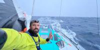 Los daños sufridos por Yannick Bestaven ganador de la VG, estropean un día de celebraciones en Cabo de Hornos 
