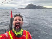 Richomme primero en Cabo de Hornos, ¡nuevo récord! A las 23h 27min 20s (UTC) 
