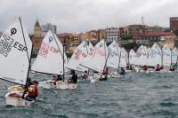 Alfonso Cabezudo y Jaime Fernández, del RC Astur de Regatas, vencedores por segundo año consecutivo, del Memorial Carlos del Castillo, de Snipe. 