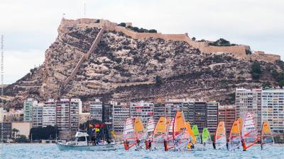 Alicante. La 55ª Semana Náutica inicia su singladura con la Vela Ligera Alicante. La 55ª Semana Náutica inicia su singladura con la Vela Ligera