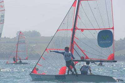 Carlos Robles y Florian Trittet se proclama, invictos, vencedores de la Copa de España de 29 er en aguas de la bahía de Santander. Carlos Robles y Florian Trittet se proclama, invictos, vencedores de la Copa de España de 29 er en aguas de la bahía de Santander.