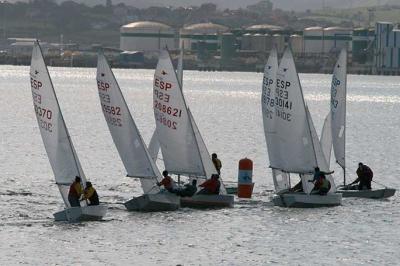 Chiqui IV se hace con la única regata celebrada hoy en el Trofeo de Snipe en Santander Chiqui IV se hace con la única regata celebrada hoy en el Trofeo de Snipe en Santander