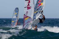 Cuarta Jornada: La lluvia invade el campo de regata.  Dunkerbeck, Albeau, Buzianis y los tres hermanos Moussulmani, se enfrentarán en la final de la segunda ronda