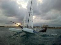 El Nacra-17 del RCN Torrevieja con Ascensión Roca de Togores y Vernon Cerdána ya vuela sobre el Mediterráneo