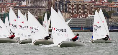 El Trofeo Navidad pone punto final en el Abra a la temporada de vela ligera El Trofeo Navidad pone punto final en el Abra a la temporada de vela ligera
