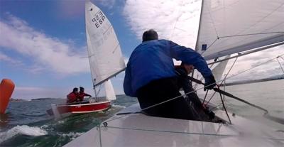En una complicada tirada, con roles de más de 30 grados, el Chiqui IV y el S&C se repartieron las victorias en el Snipe Santanderino. En una complicada tirada, con roles de más de 30 grados, el Chiqui IV y el S&C se repartieron las victorias en el Snipe Santanderino.