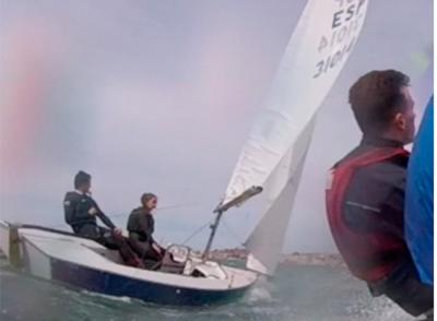 En una dura jornada con viento sur en la bahía santanderina, los snipes S&C y Chiqui IV se repartieron las victorias. En una dura jornada con viento sur en la bahía santanderina, los snipes S&C y Chiqui IV se repartieron las victorias.