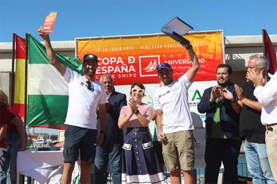 Extraordinario cierre de la Copa de España de Snipe en aguas de la bahía de Cádiz. Extraordinario cierre de la Copa de España de Snipe en aguas de la bahía de Cádiz.