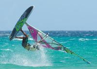 Gollito Estredo y Sarah-Quita Offringa protagonistas del día en el Mundial de Fuerteventura 