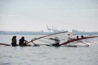 La ausencia de viento deja a la flota sin regatear en la segunda jornada de la VII Regata de Año Nuevo-Bahía de Cádiz, II Memorial Kim Litghoe 