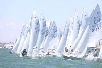 La Bahía de Cádiz no defrauda y regala un día espectacular en la primera jornada de la Copa de España de Snipe  
