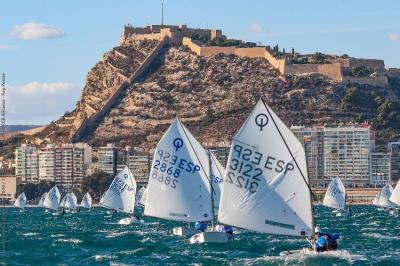 La mejor flota Optimist se reúne en la Semana Náutica de Alicante La mejor flota Optimist se reúne en la Semana Náutica de Alicante