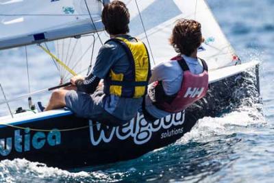 Nacho Campos y Gonzalo Martínez mantienen el liderato de un Turismo Rías Baixas Worlds de lo más apretado Nacho Campos y Gonzalo Martínez mantienen el liderato de un Turismo Rías Baixas Worlds de lo más apretado