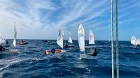 Primera jornada del Campeonato de Baleares optimist que organiza Es Náutic con unos 80 regatistas