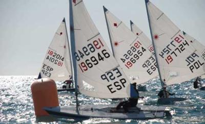 Sócrates Fernández, Antonio Coronilla, y Guillermo Flores, se confirman campeones andaluces de Laser en aguas de Chipiona Sócrates Fernández, Antonio Coronilla, y Guillermo Flores, se confirman campeones andaluces de Laser en aguas de Chipiona