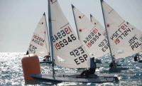 Sócrates Fernández, Antonio Coronilla, y Guillermo Flores, se confirman campeones andaluces de Laser en aguas de Chipiona