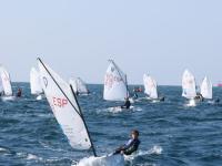 Telmo Basterra, en la clase Optimist, y Aitor Campo y Borja Aramburu, en L’Equipe, lideran el Trofeo Presidente