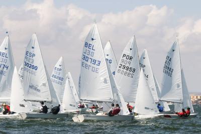 Todo por decidir en el Trofeo Armada de Snipe en aguas del Mar Menor Todo por decidir en el Trofeo Armada de Snipe en aguas del Mar Menor