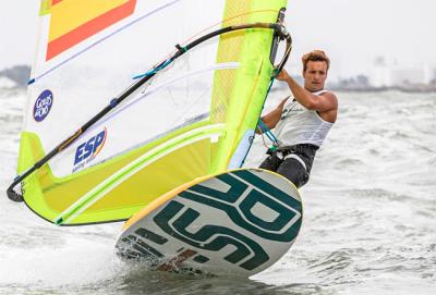Ángel Granda recupera posiciones en el mundial de RS:X Ángel Granda recupera posiciones en el mundial de RS:X